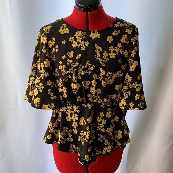 Who What Wear Medium yellow and black floral cropped top.  NWT - Picture 1 of 10